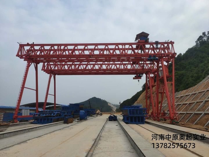 广东阳江龙门吊MG100/10T-24M-12M提升安装调试完成即将投入